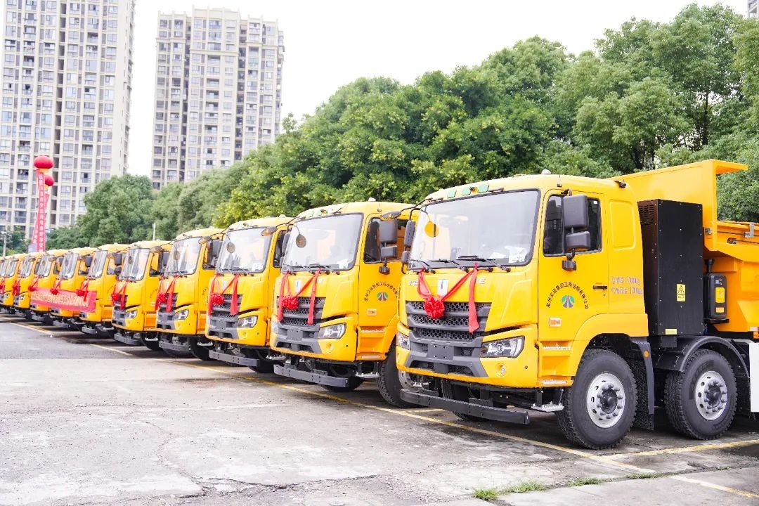 Ruipu Lanjun leitet die Elektrifizierung schwerer Lkw und die erste Charge von 100 reinen Elektro-Muldenkipper-Projekten wurde erfolgreich geliefert