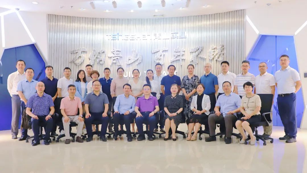 Li Jiancheng, Präsident der Central South University, besuchte mit einer Delegation den Vorsitzenden von Ruipu Lanjun, Cao Hui, und die Unternehmensleitung traf sich mit ihm.